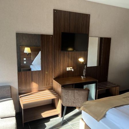 Hotel Pasa Paradies Kostenlose Parkplaetze Hanau Eksteriør billede