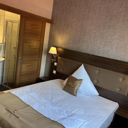 Hotel Pasa Paradies Kostenlose Parkplaetze Hanau Eksteriør billede