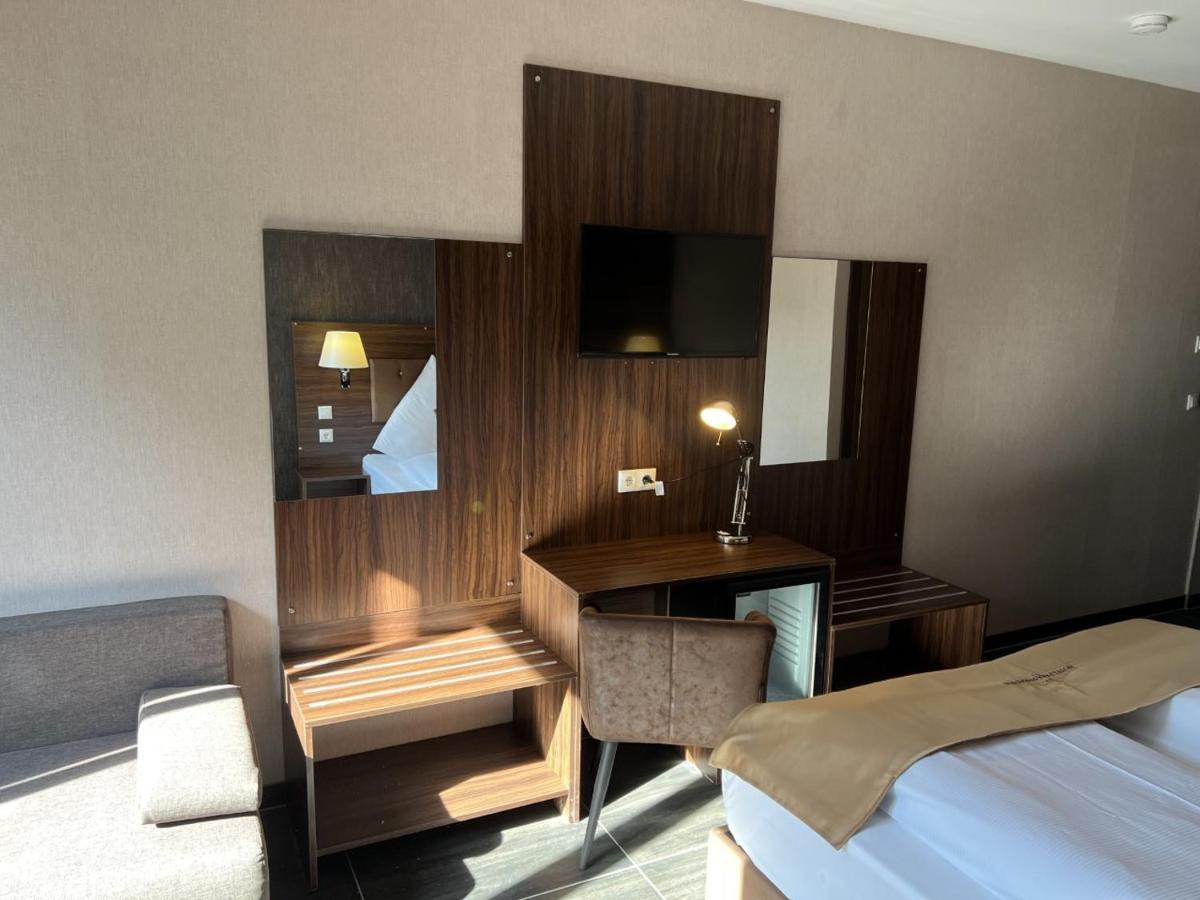 Hotel Pasa Paradies Kostenlose Parkplaetze Hanau Eksteriør billede